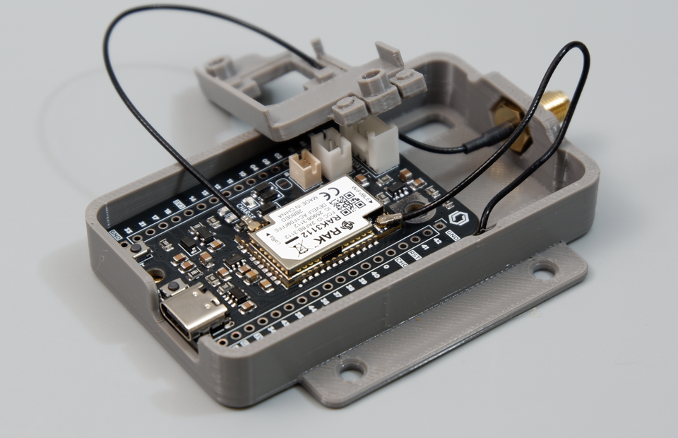 Connecting the Wi-Fi PCB antenna MHF4 plug to the module BLE/WIFI socket