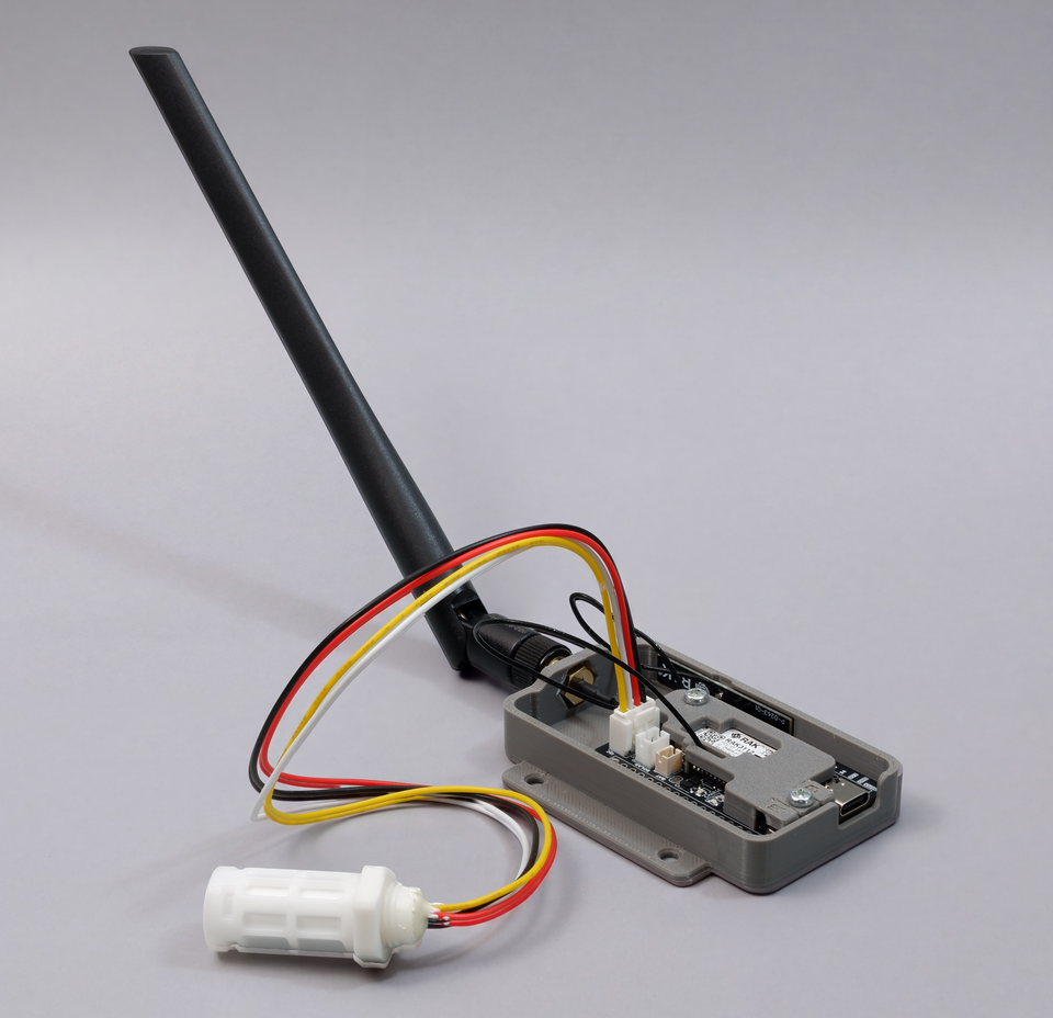 Sensirion SHT30 temperature and humidity sensor probe connected to the Cubicore Devboard Grove I2C port