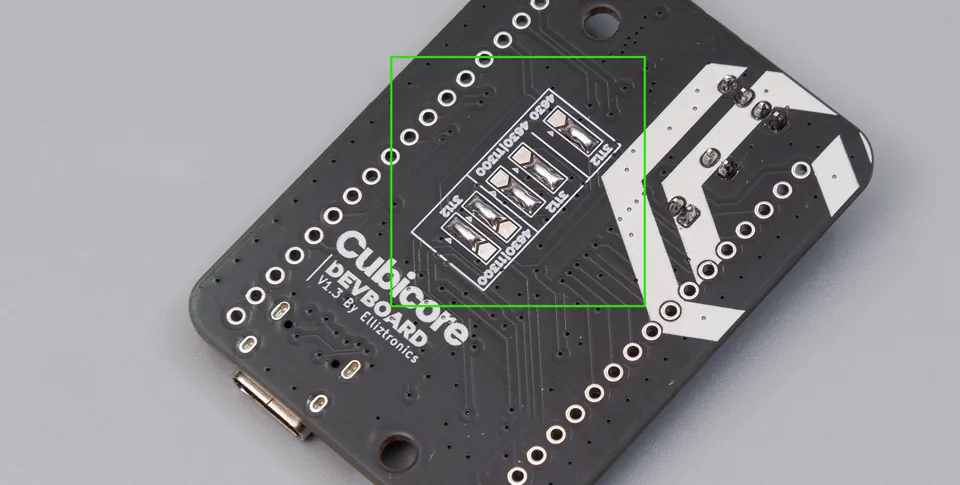 Module selector jumpers on the back of the Cubicore Devboard