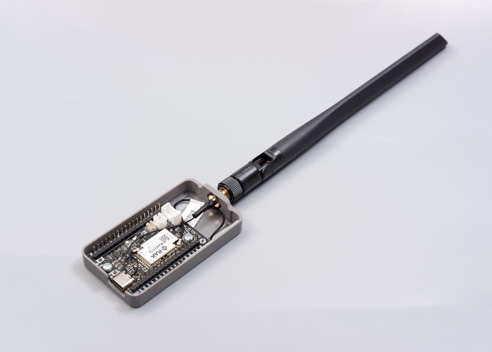 Assembled Cubicore Devboard with Sub-GHz antenna in case