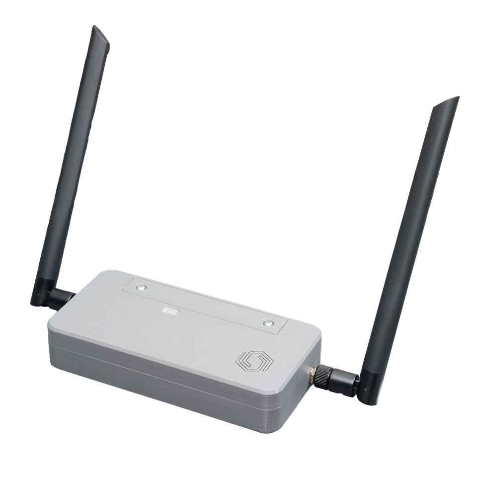 Cubicore Gateway Hub with the included 915 MHz blade antenna attached
